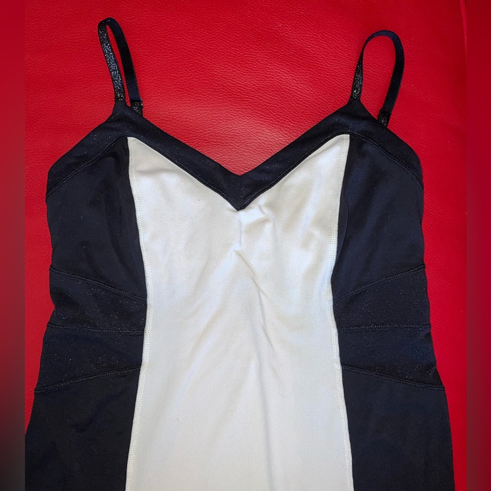 Lululemon top; Size:10